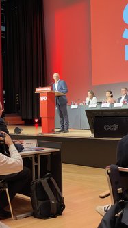 Peter Tschentscher hält seine Rede für seine Kandidatur als Spitzendkandidat der Hamburger SPD